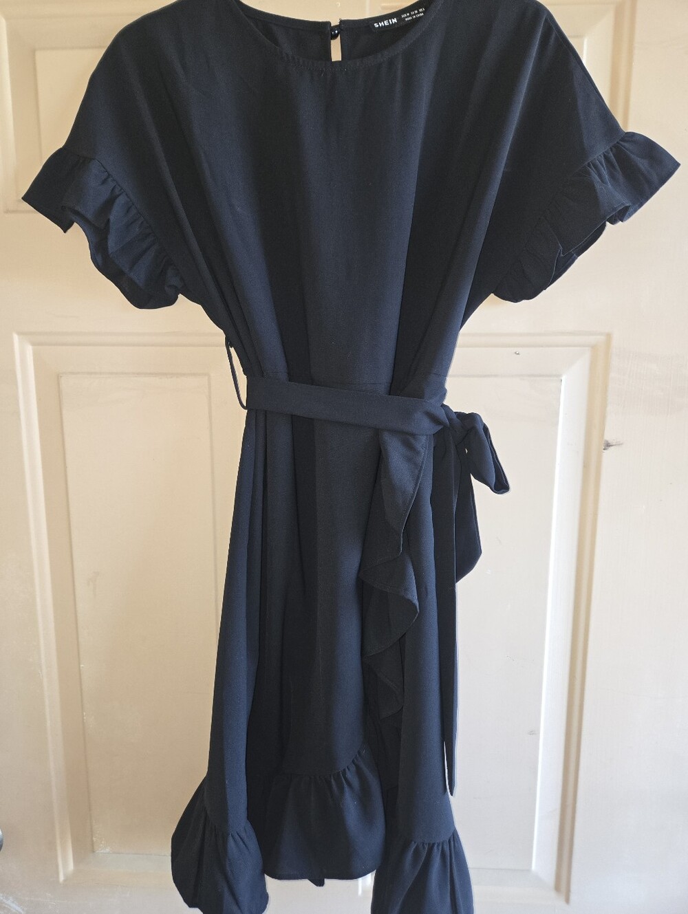 SHEIN Black Ruffle-Sleeve Belted Midi Dress